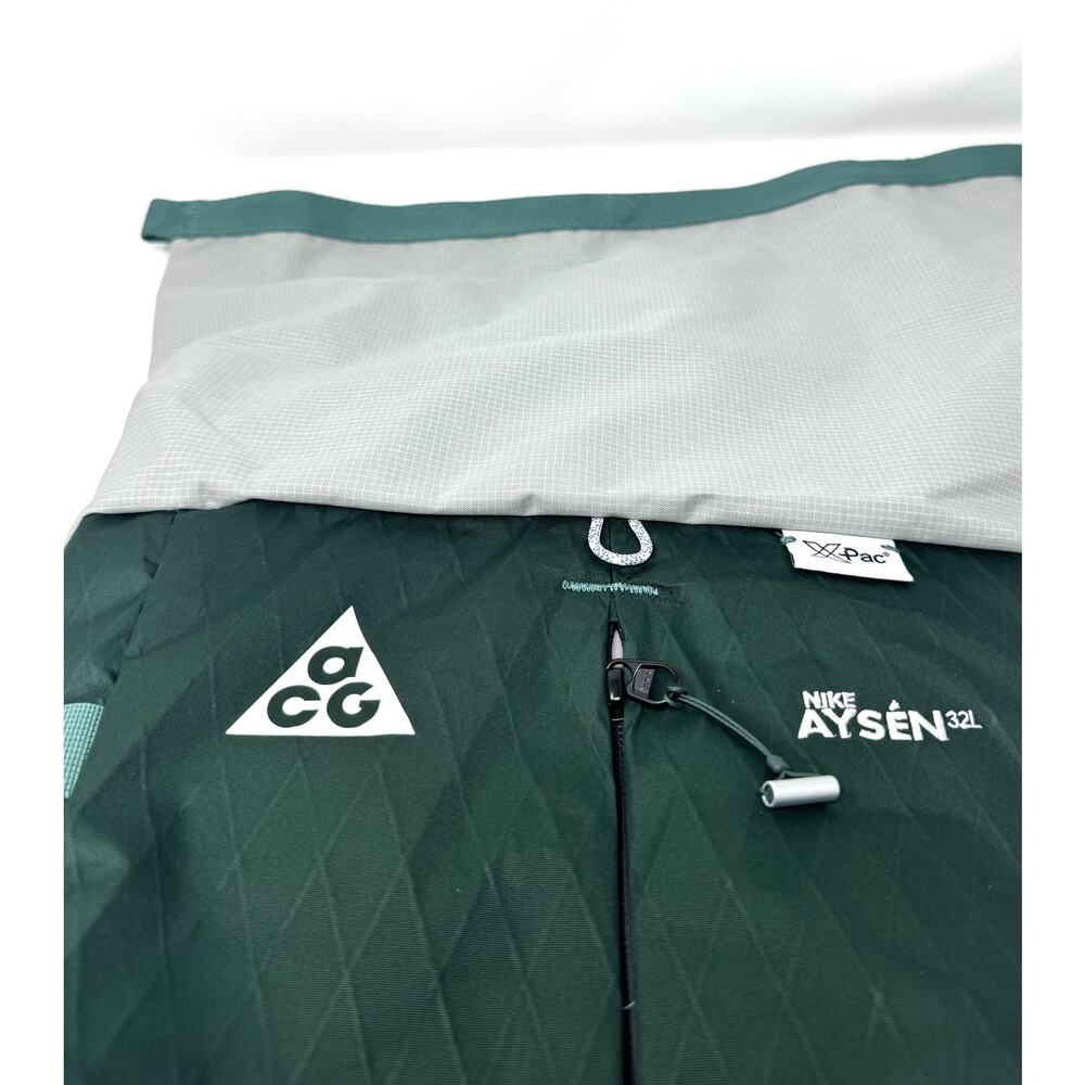 Nike ACG Aysén Hiking Backpack (32L), Vintage Green, 26" H × 11" W x7 D - Picture 2 of 3